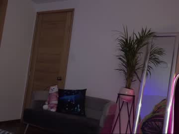 webcam girl beyllove_d live cam image #831201