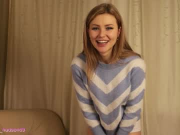 webcam girl bettyhudson live cam image #1614988