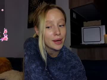 webcam girl white_lime live cam image #9895316