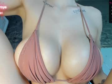 webcam girl royalsquirt_ live cam image #5449651