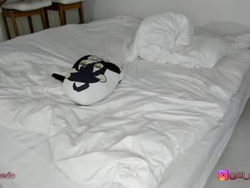 webcam girl lili_and_niki live cam image #7850166