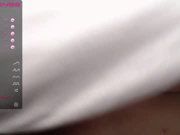 webcam girl lilliasweety live cam image #2479217