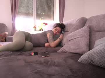 webcam girl innocentemmy live cam image #11824705