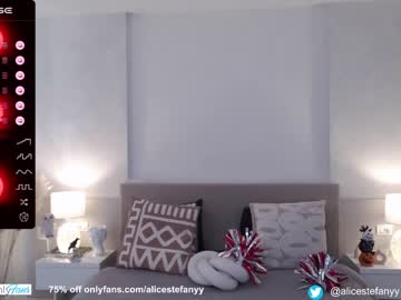 webcam girl smileyouarehere live cam image #7246314