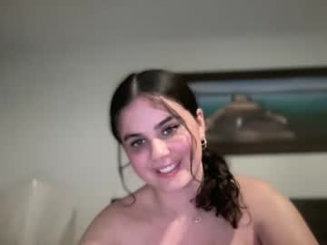 webcam girl gia_is_horny live cam image #8855373