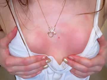 webcam girl l_o_r_e_t_t_a live cam image #5145752