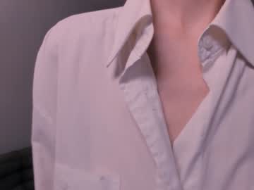 webcam girl lauratanguy live cam image #10422301