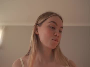 webcam girl bibi_it_is live cam image #12551442