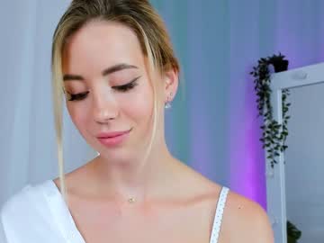 webcam girl emmi_rosee live cam image #2815133