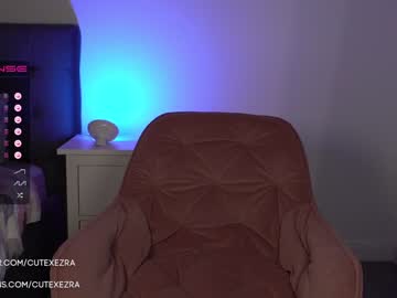 webcam girl ezra live cam image #5255169