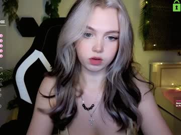 webcam girl small_blondee live cam image #6487243