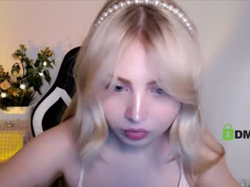 webcam girl shy_blondiee live cam image #5038100