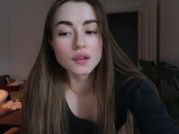 webcam girl strawberryjamx live cam image #6931571