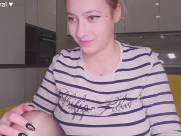 webcam girl aveksmr live cam image #759542