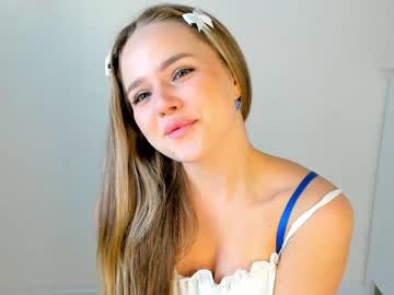 webcam girl molly__meow live cam image #8830328