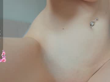 webcam girl sweety_vikky live cam image #12329393
