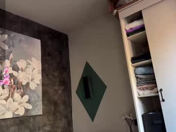webcam girl plumybun live cam image #12518956