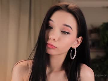 webcam girl riskyproject live cam image #8842332