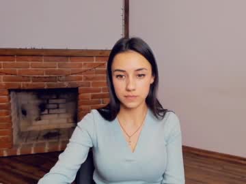 webcam girl 8tati live cam image #479760