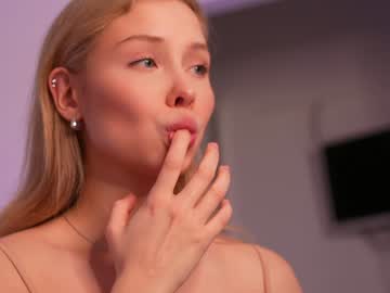 webcam girl april_blush live cam image #11667576