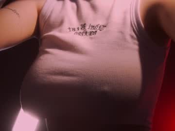 webcam girl lorienn live cam image #8668216