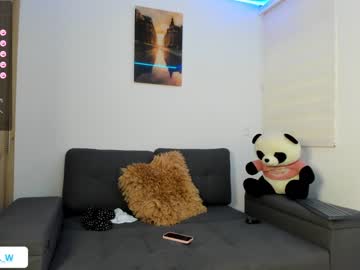 webcam girl abigail_w live cam image #6845254