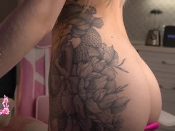 webcam girl golden_alinee live cam image #10387249