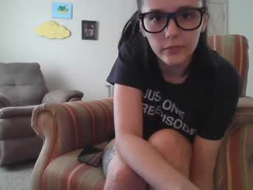 webcam girl sillymadi live cam image #4003221