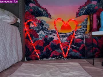 webcam girl petite_fuck live cam image #1049984