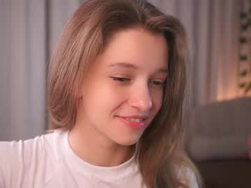 webcam girl little_poetry live cam image #12476446
