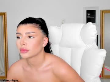 webcam girl moniqueeass live cam image #9179407