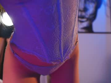 webcam girl lucie_beltran live cam image #8919053