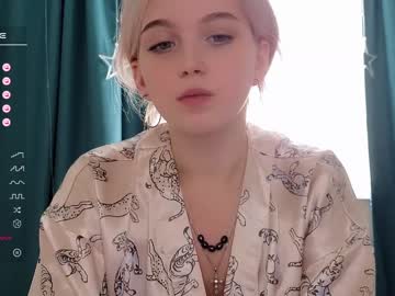 webcam girl small_blondee live cam image #7025142