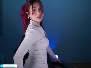 webcam girl greeny_mat live cam image #9784808