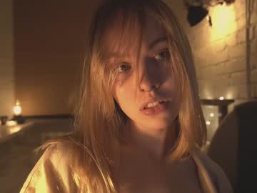 webcam girl bibi_it_is live cam image #4072868