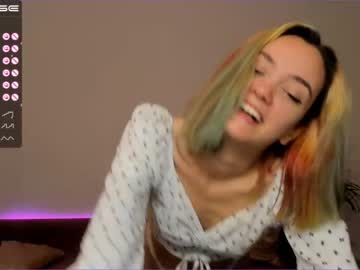 webcam girl 2b_ live cam image #3202403