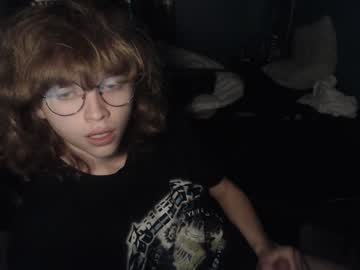 webcam man doomerdaisy live cam image #7796639