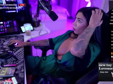 webcam girl evelyne92 live cam image #7468927