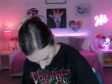 webcam girl holihurricane live cam image #12767577