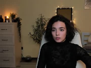 webcam girl ella_flar_ live cam image #3945659