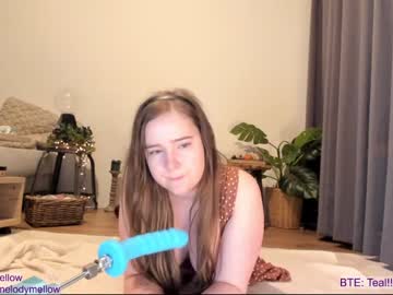 webcam girl in_tune live cam image #3917744