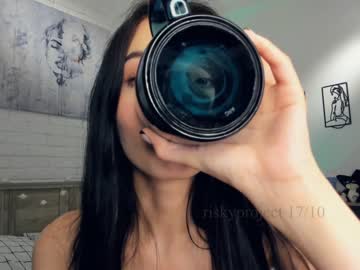 webcam girl riskyproject live cam image #7384397