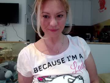 webcam girl kiradivine live cam image #2730748