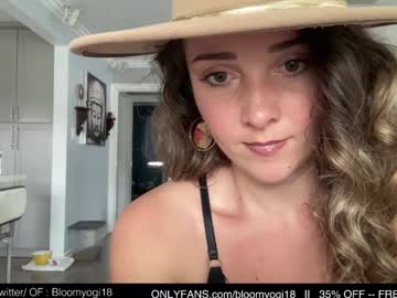 webcam girl bloomyogi live cam image #9589611