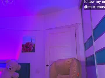 webcam girl courteous_raspberrrry live cam image #11791849