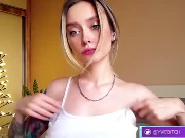webcam girl _yvie_ live cam image #4518327