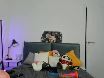 webcam girl jenie_fire live cam image #10130022