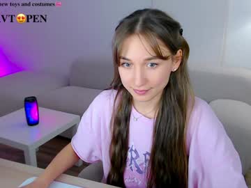 webcam girl ambertan1 live cam image #11268201