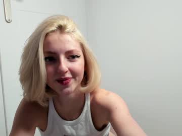 webcam girl yournaughtymiss live cam image #1239674
