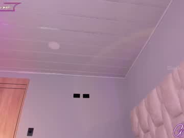 webcam girl giselle_js live cam image #12608610